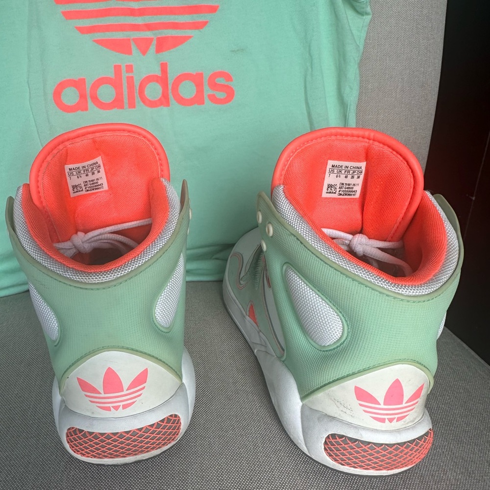 Adidas sneaker with matching tee